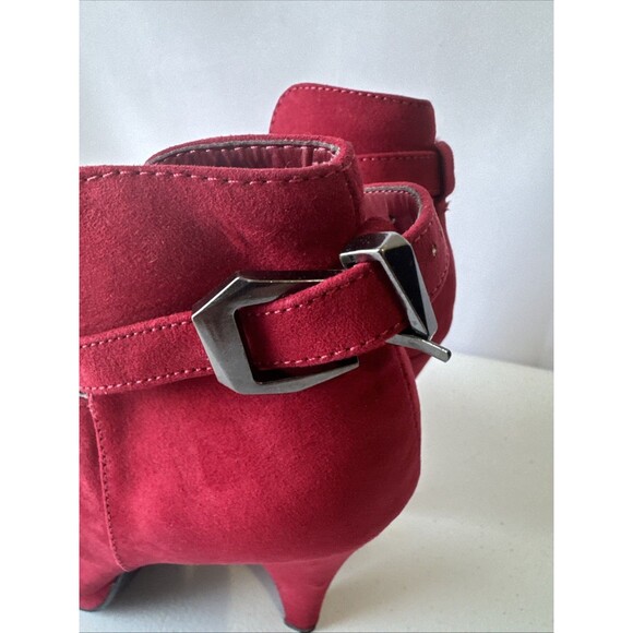 DIBA Women’s Red Suede Ankle Booties Size 8M - Picture 7 of 13